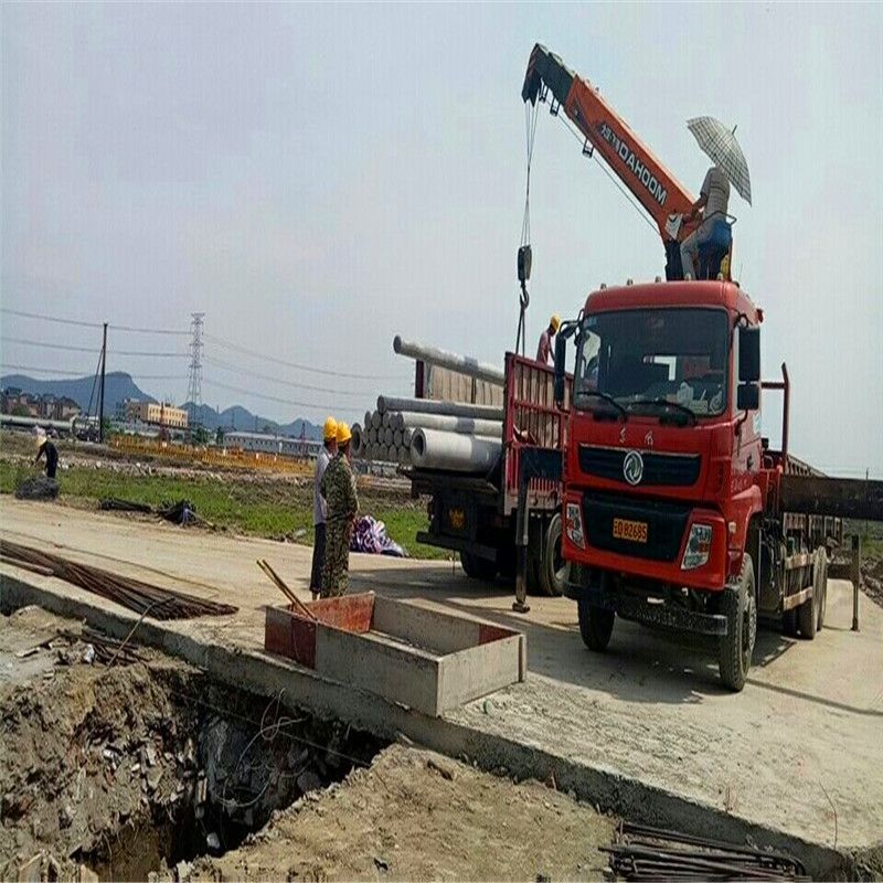 廠家加工水泥電線桿時出現(xiàn)色差該怎么避免